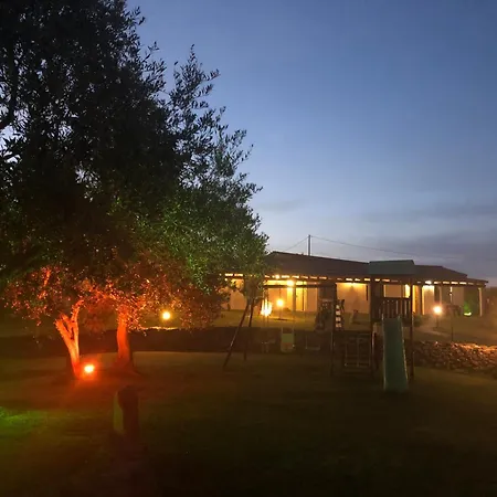 Alloggio per agriturismo La Rocca Manna *