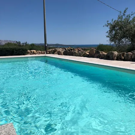 Alloggio per agriturismo La Rocca Manna San Teodoro (Sardinia)
